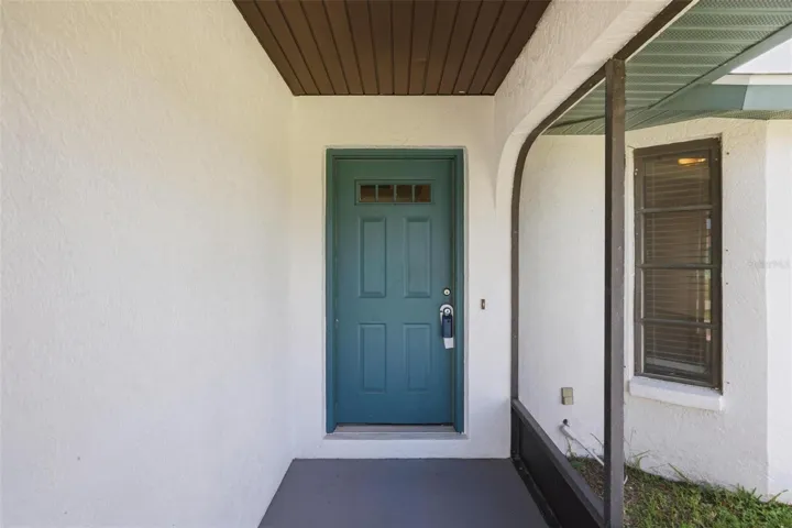 Screened/Covered Front Porch...