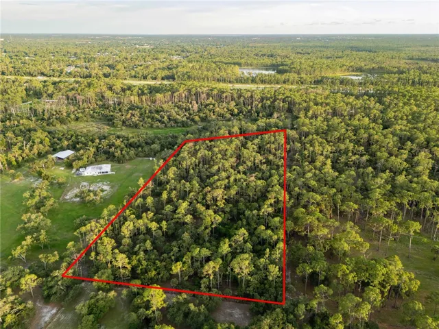 Property lines are approximate and for reference only.