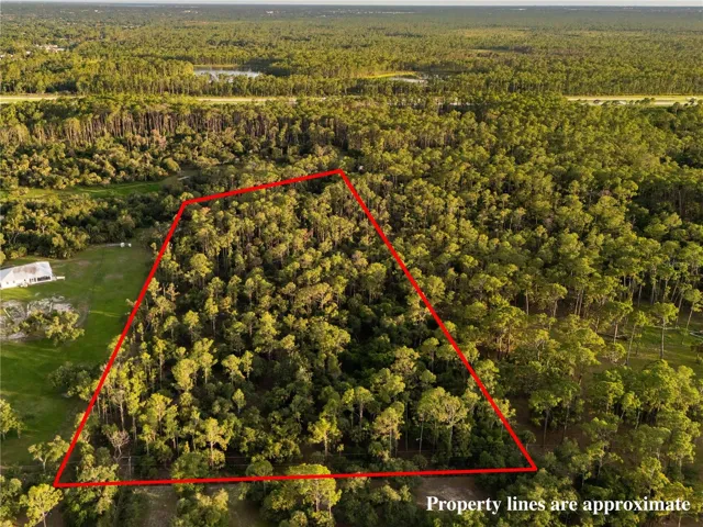 Property lines are approximate and for reference only.