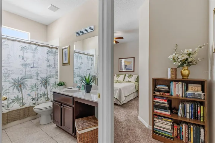 Bedroom 2 w Ensuite Bathroom