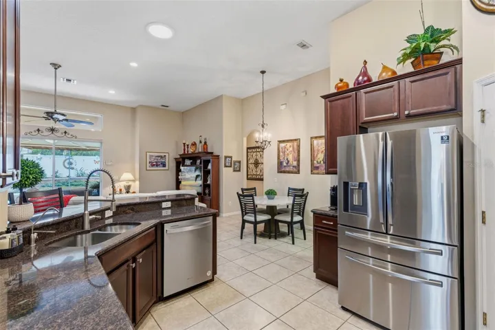 Kitchen w. Updated Appliances