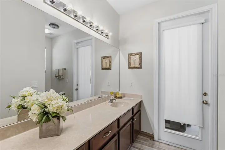 Bath 3 w. Pool Access