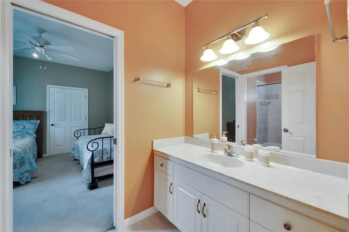 Jack-N-Jill Bathroom(bathroom #2) Shared byBedrooms #2 & #3