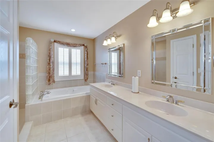 Master En-Suite