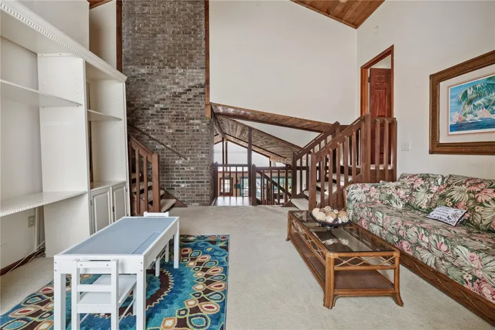 Massive Loft Area - Vaulted Ceilings