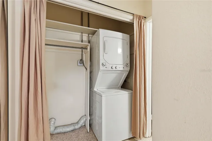 Stackable washer/dryer
