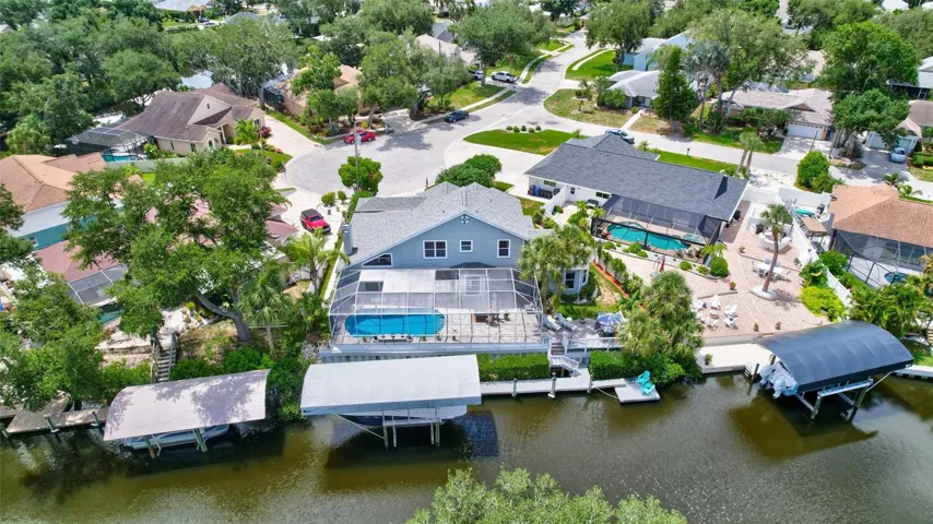 108 feet of deep-water saltwater canal frontage.