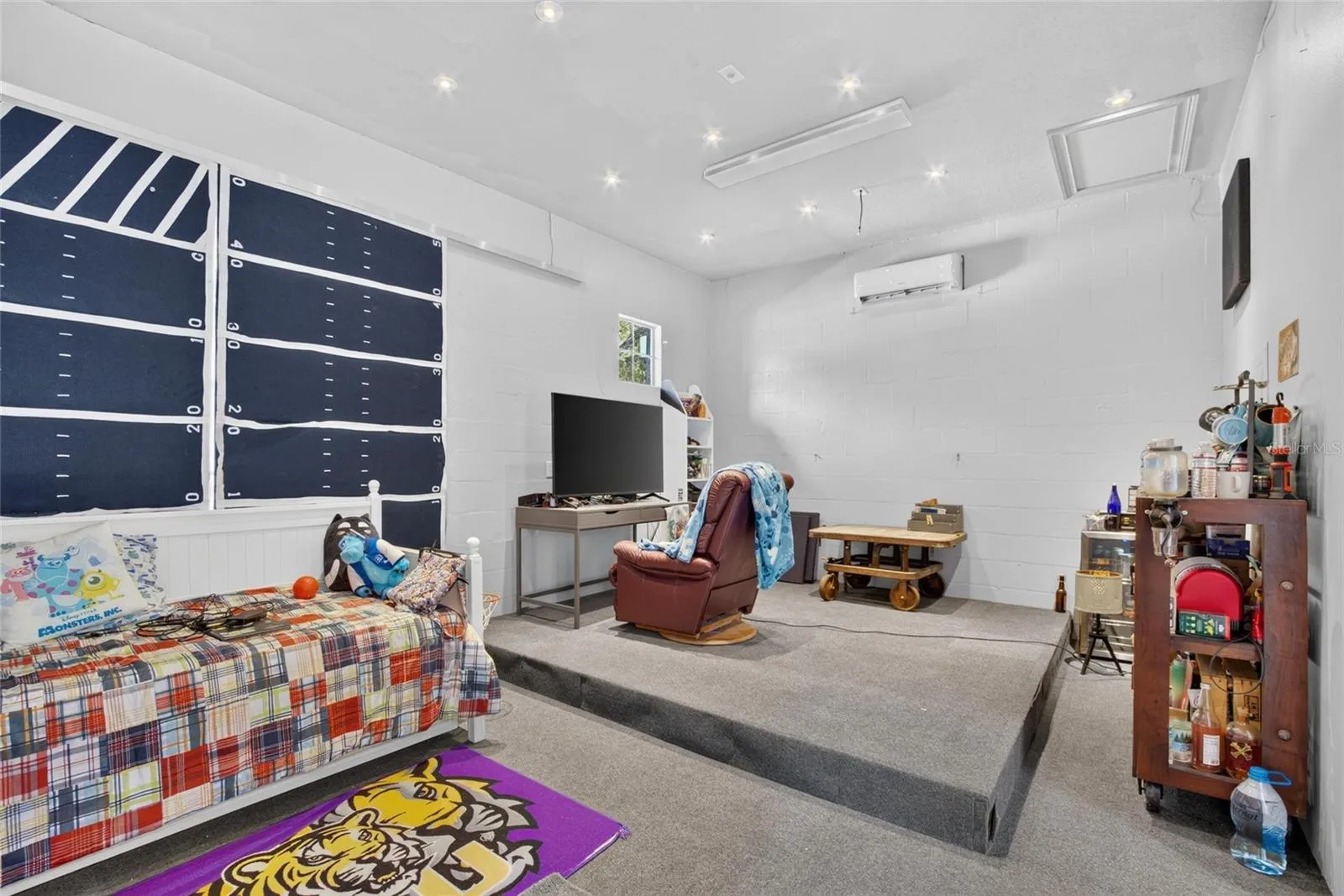 Finished Garage/ Bonus Room