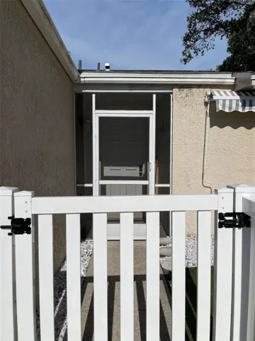 enclosed front yard for 2 bedroom home