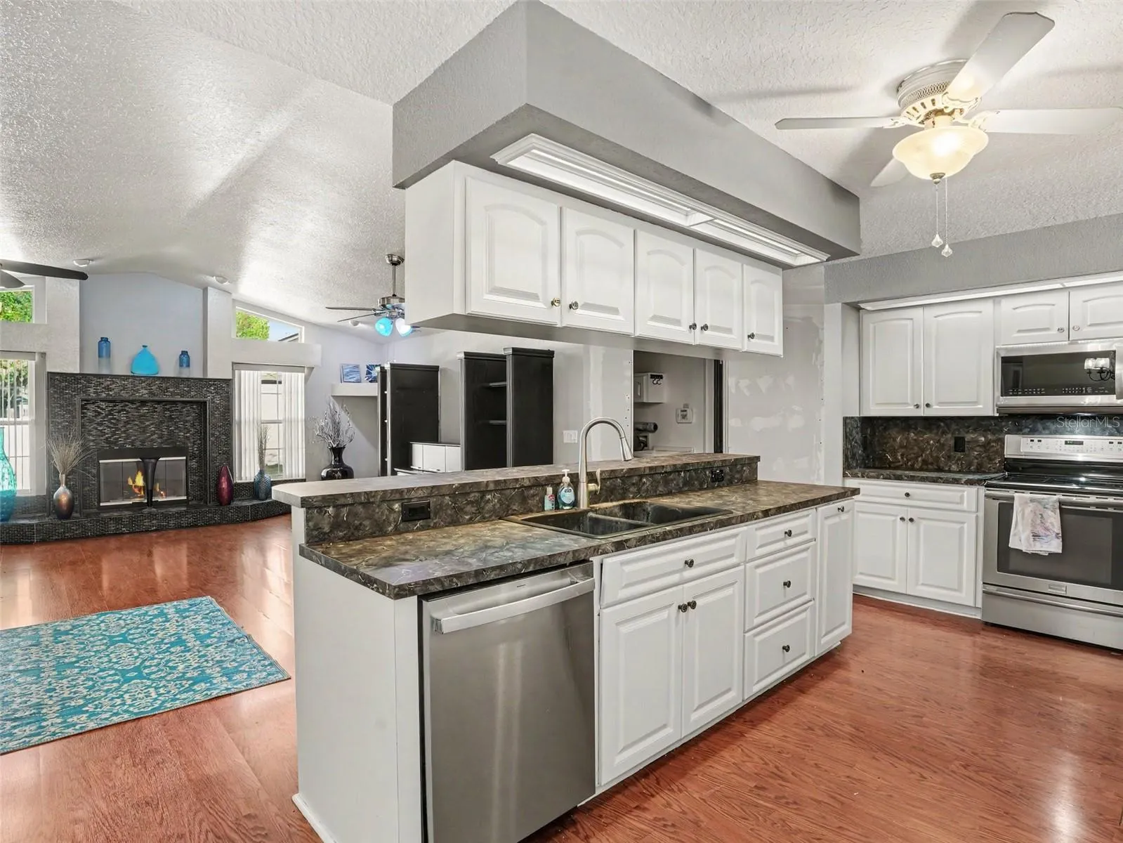 2124 Velvet Way, Lakeland, Florida 33811 — photo 9