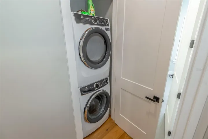 Washer dryer in the primary suite.