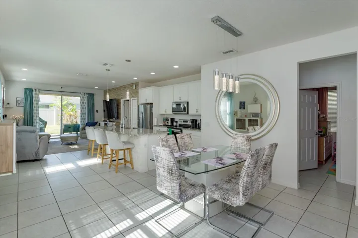 Living/Dining Area