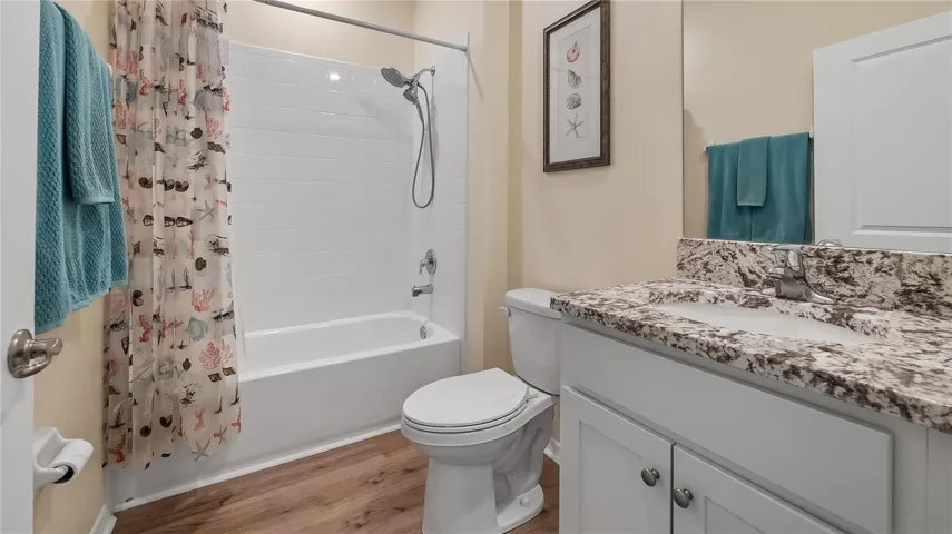 2nd bathroom with a tub/shower combo.