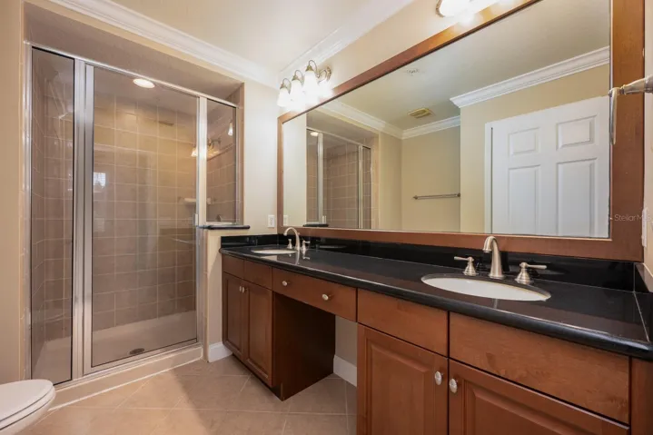 Primary en-suite bath.