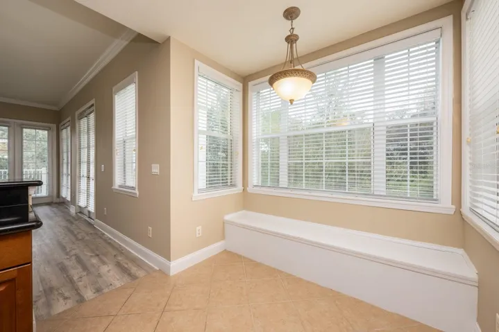 Casual breakfast nook.