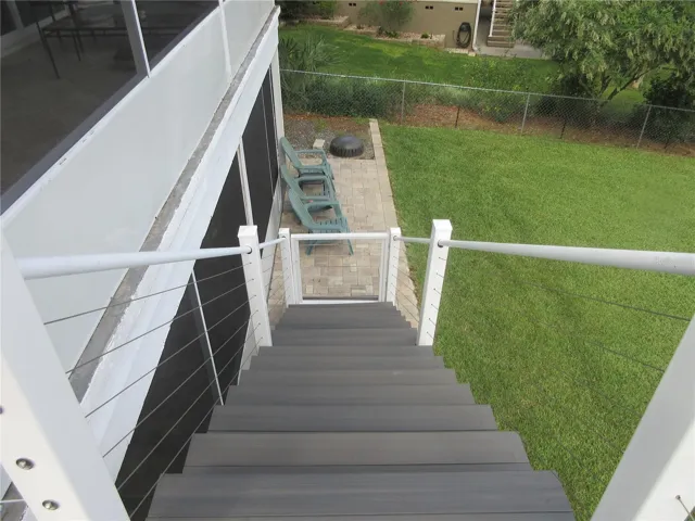 upper story outside entrance stairway