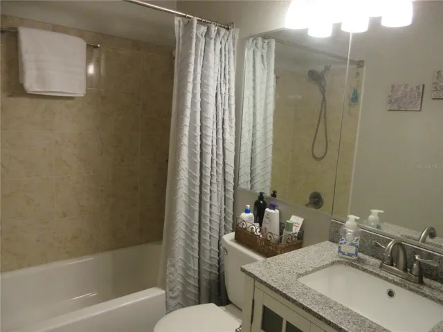 lower story bathroom / tiled shower