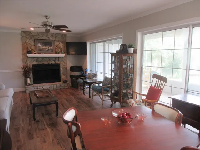 lower story living room / veranda entrance