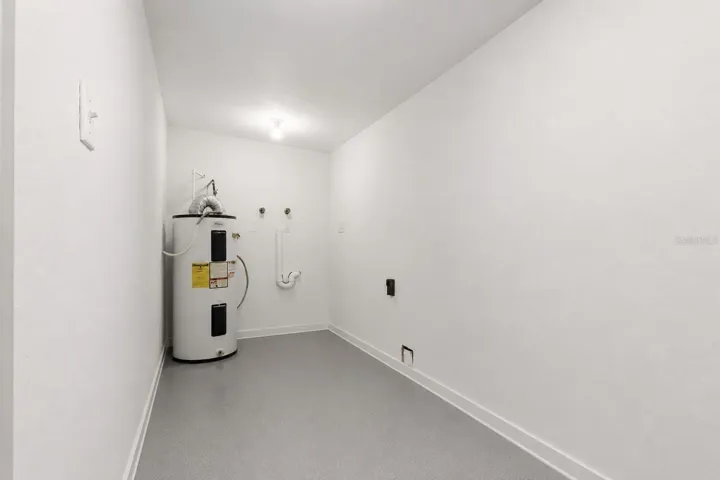 Virtually painted floor in utility room.