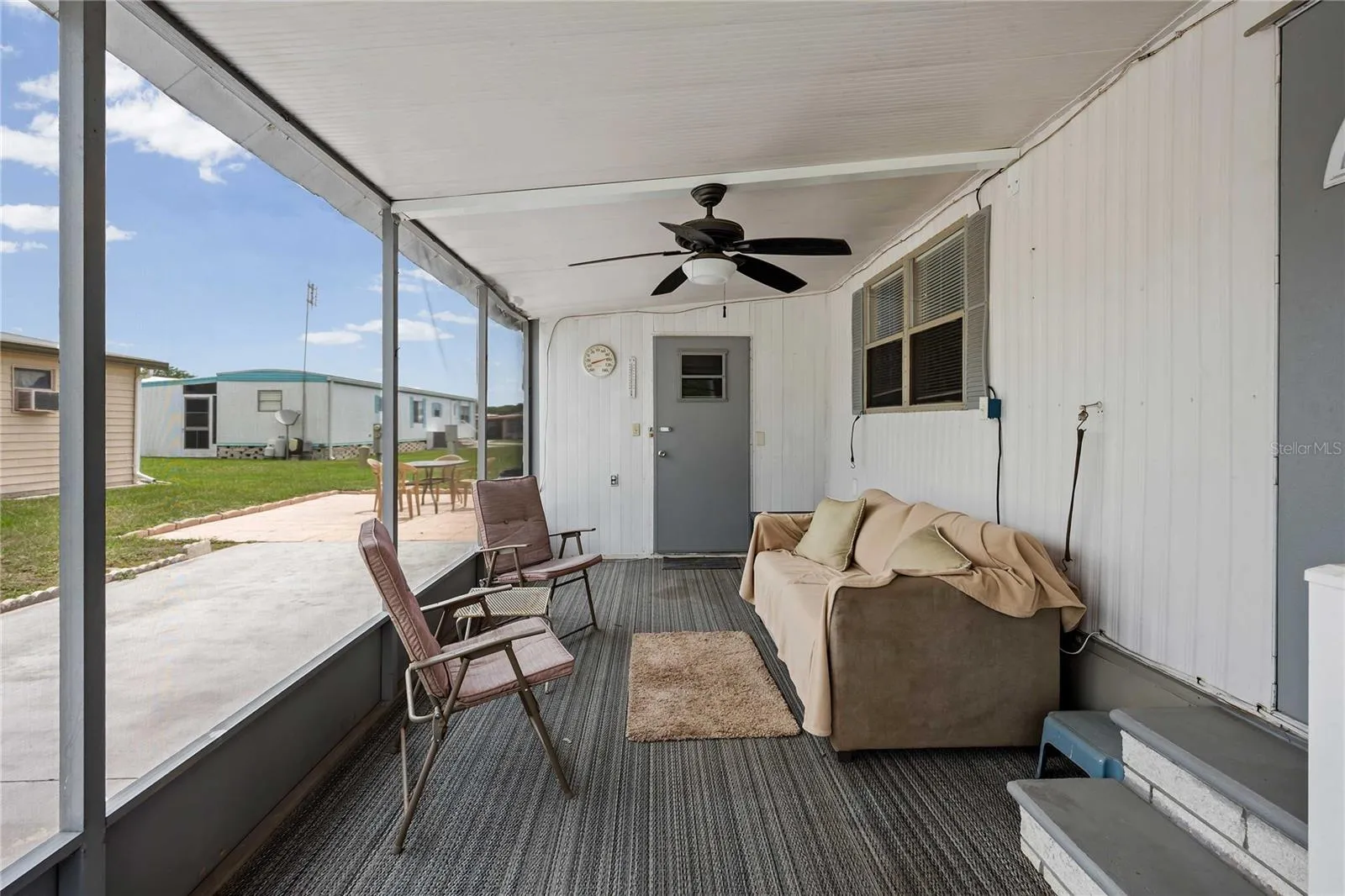Nice screen room on this home.