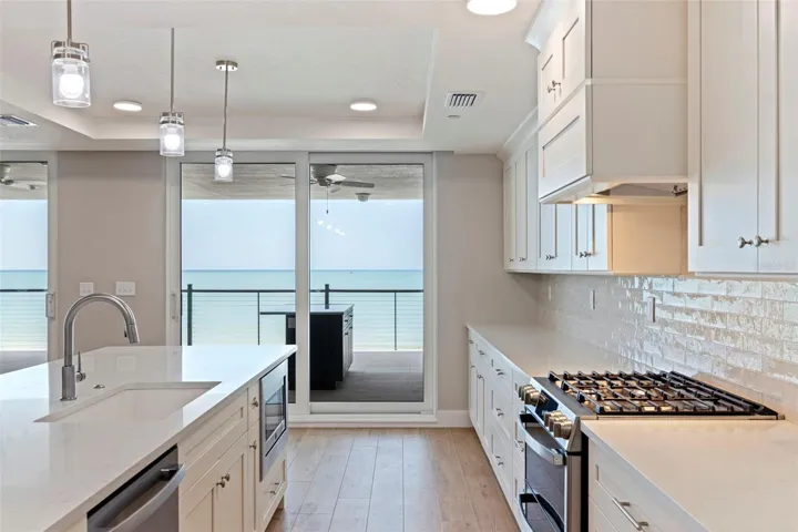 Gourmet Kitchen with Gas Cooktop