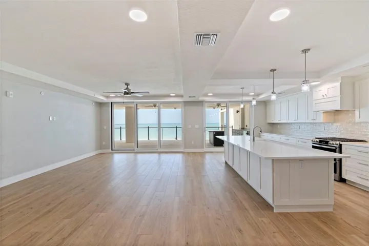 Living/Kitchen