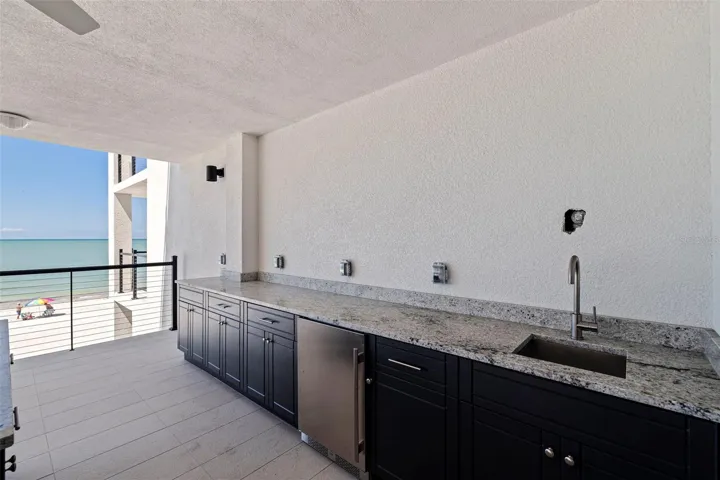 Outdoor Kitchen on Balcony