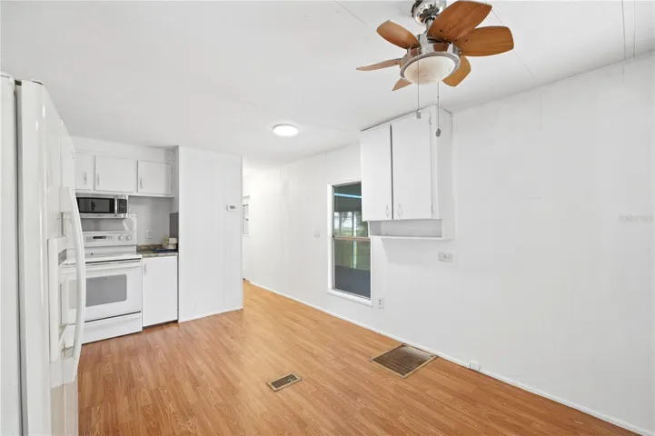 Kitchen / Dining Area