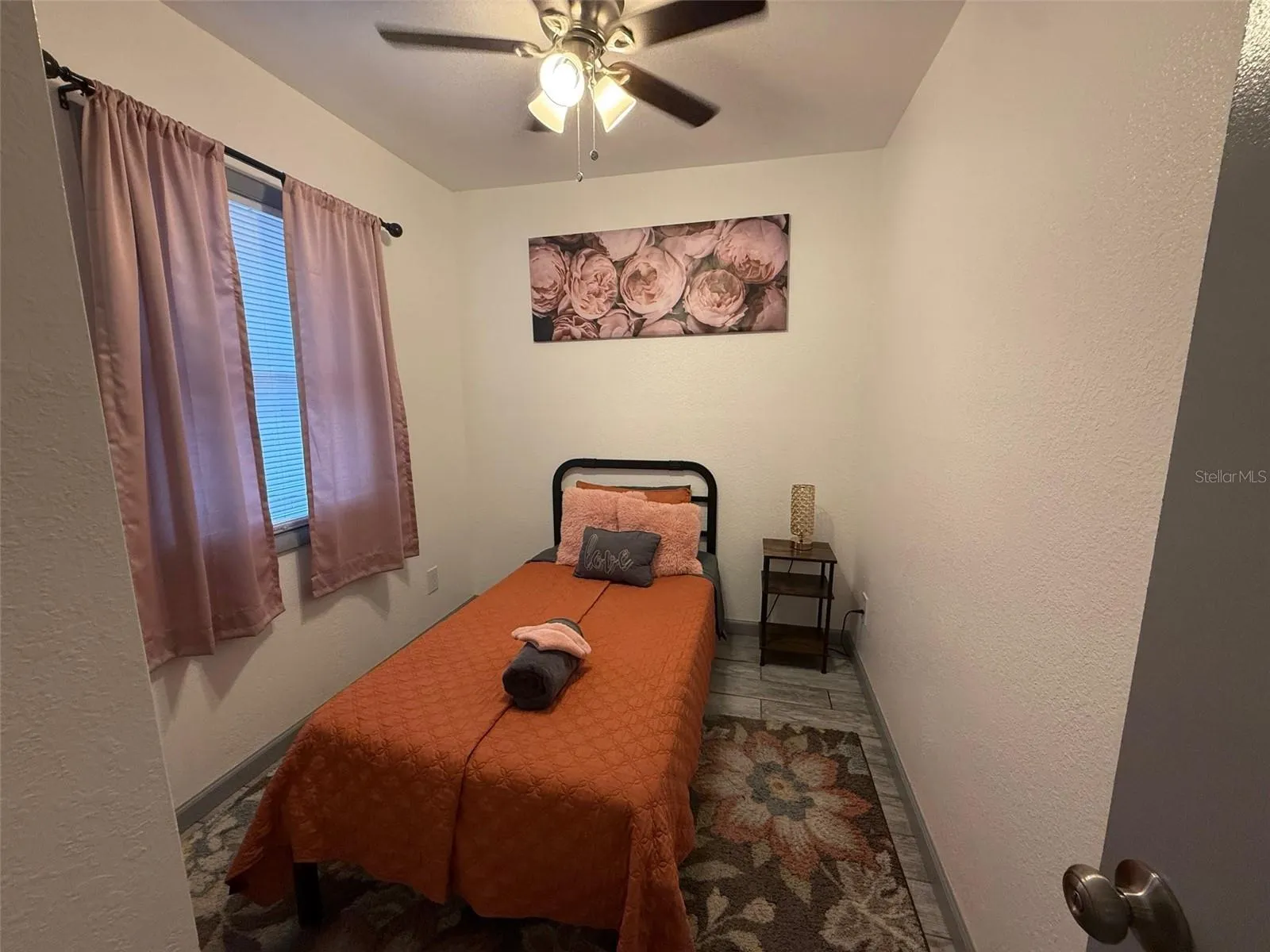 911 Wabash 4th bed
