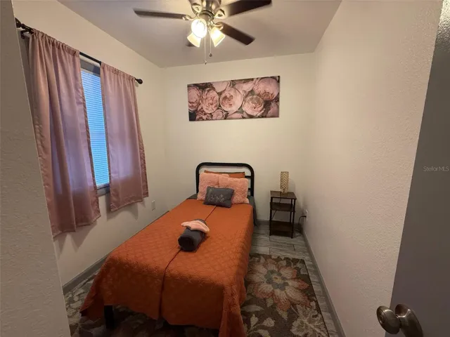 911 Wabash 4th bed