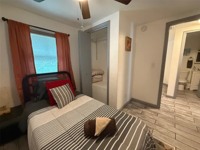 907 Wabash 1st bed