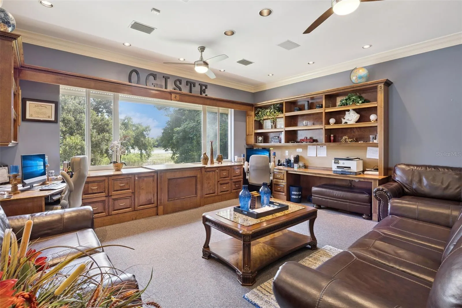Office with Lake View access