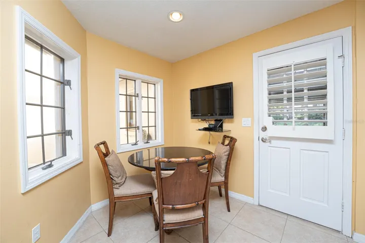 BREAKFAST NOOK