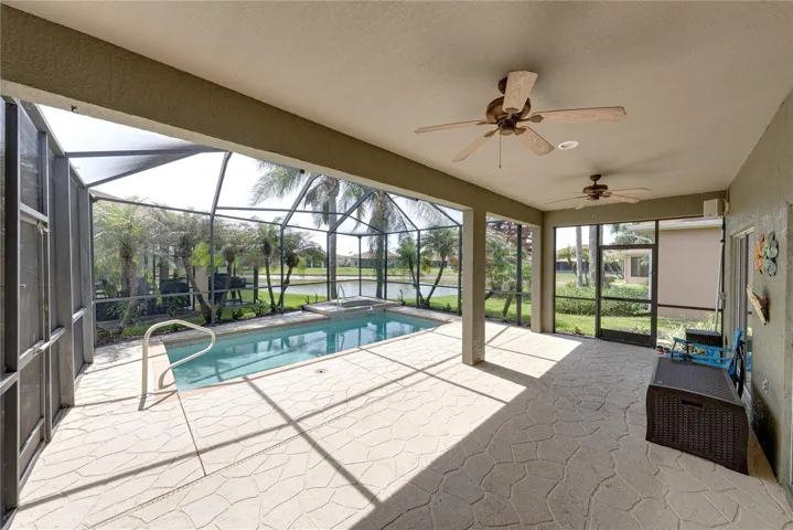 Veranda & pool