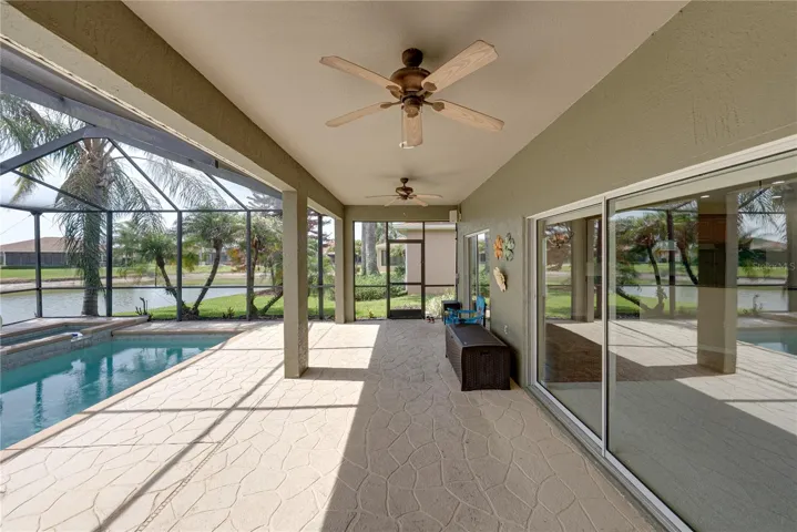 Veranda & pool