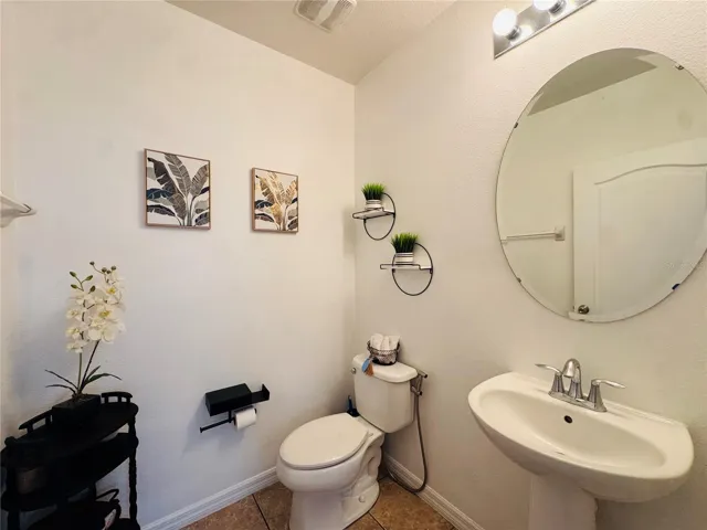 1/2 bath 1 floor