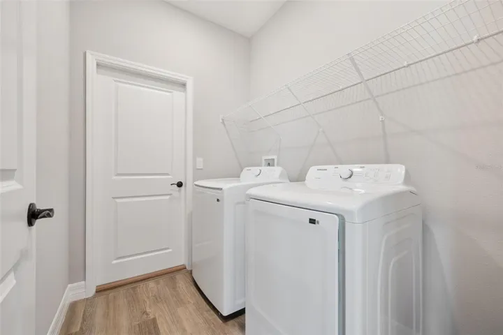 Laundry w/Washer & Dryer included
