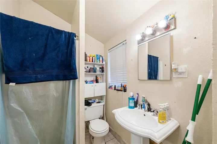 2nd Bathroom