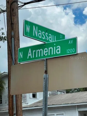 Highly-Visible Corner Location