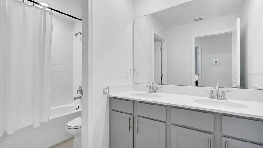 Upstairs Hall Bath