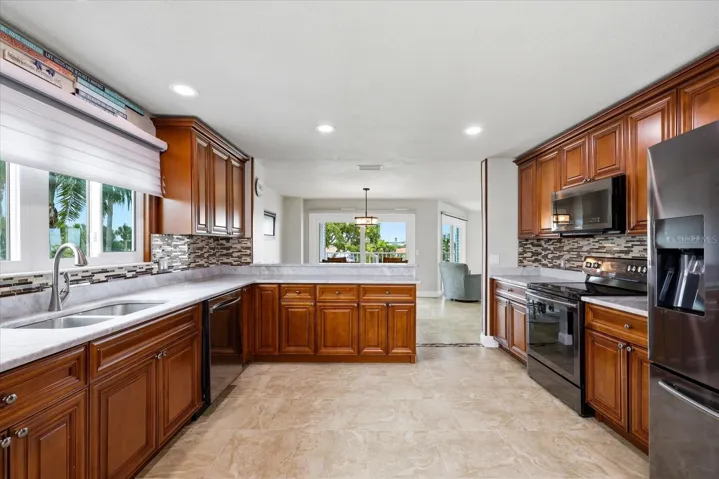 Gorgeously updated kitchen