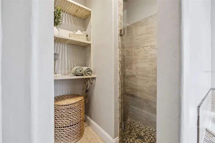 Primary shower