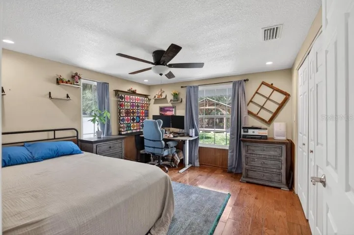 Guest bedroom/office downstairs.