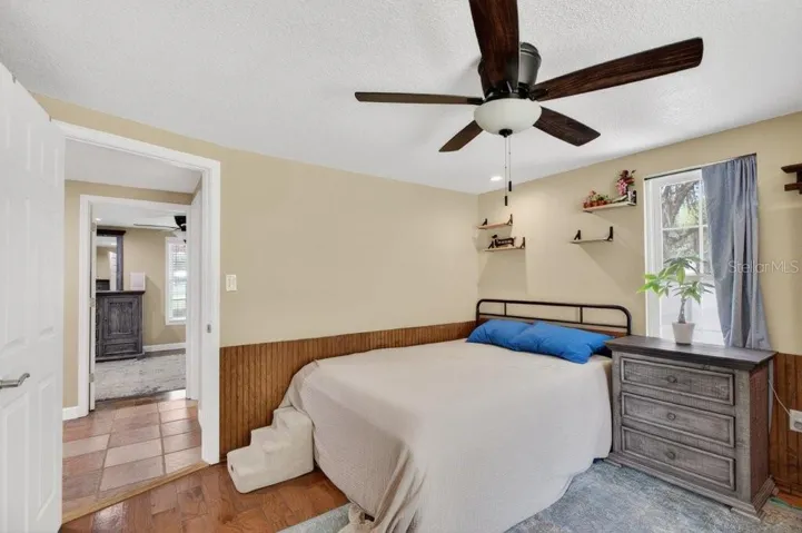 Guest bedroom/office downstairs.