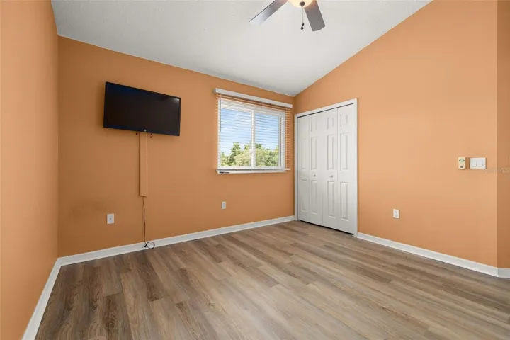 Bedroom 2 (upstairs)