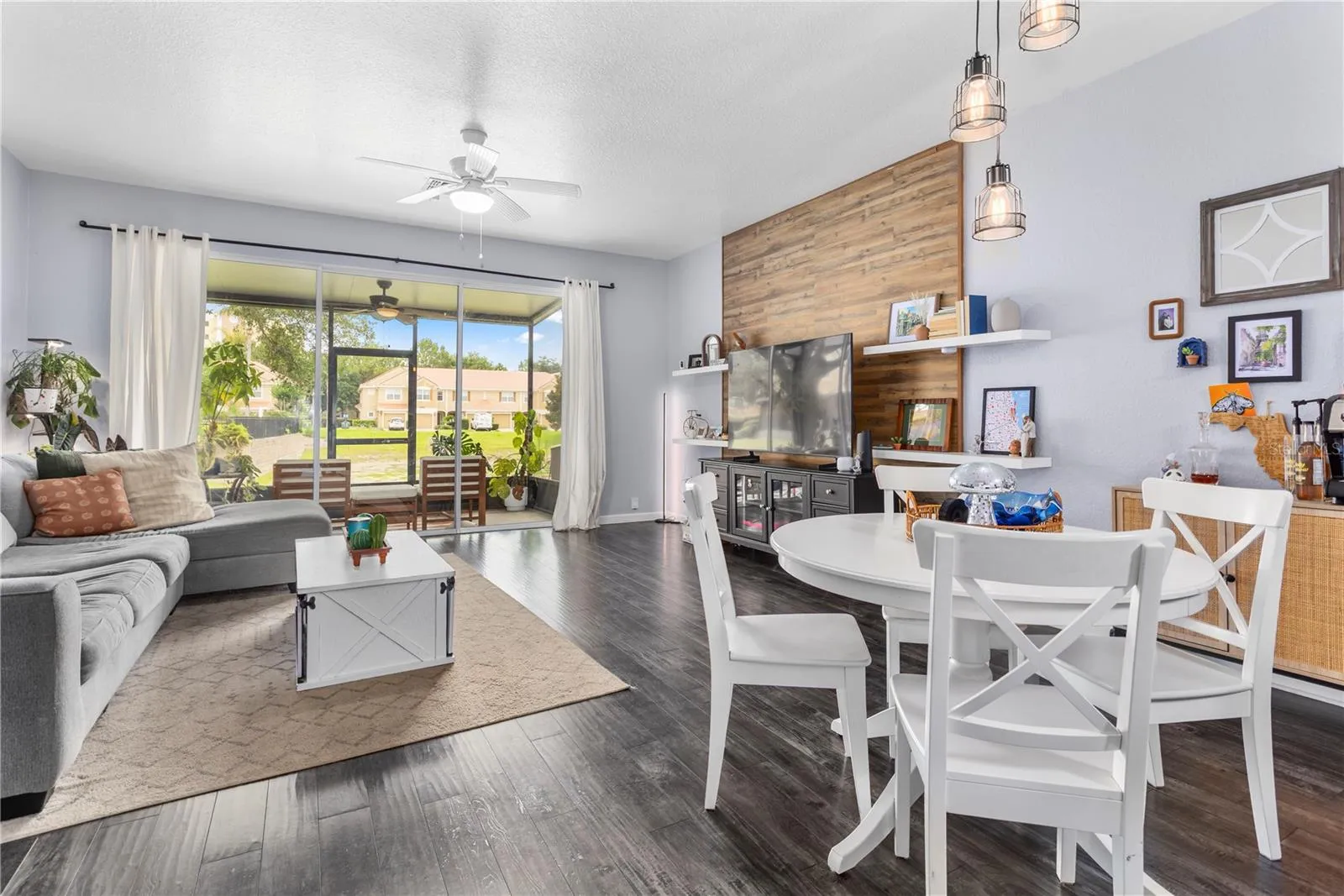 Living & Dining Area