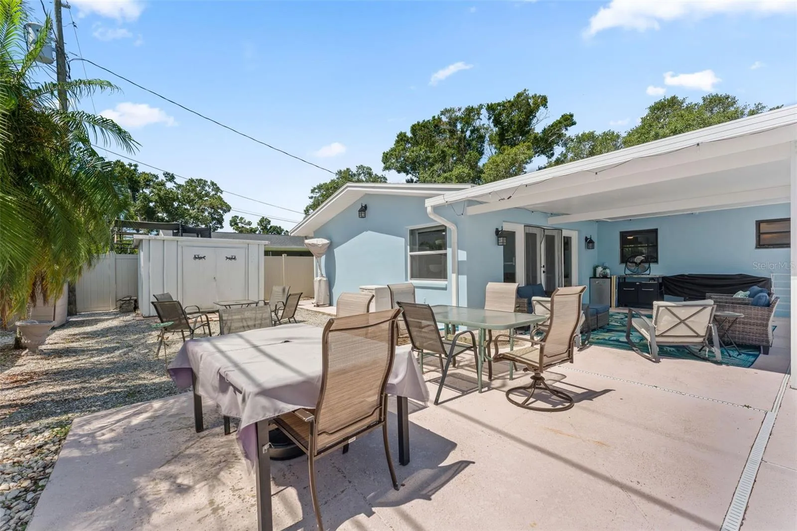 Ample entertaining areas