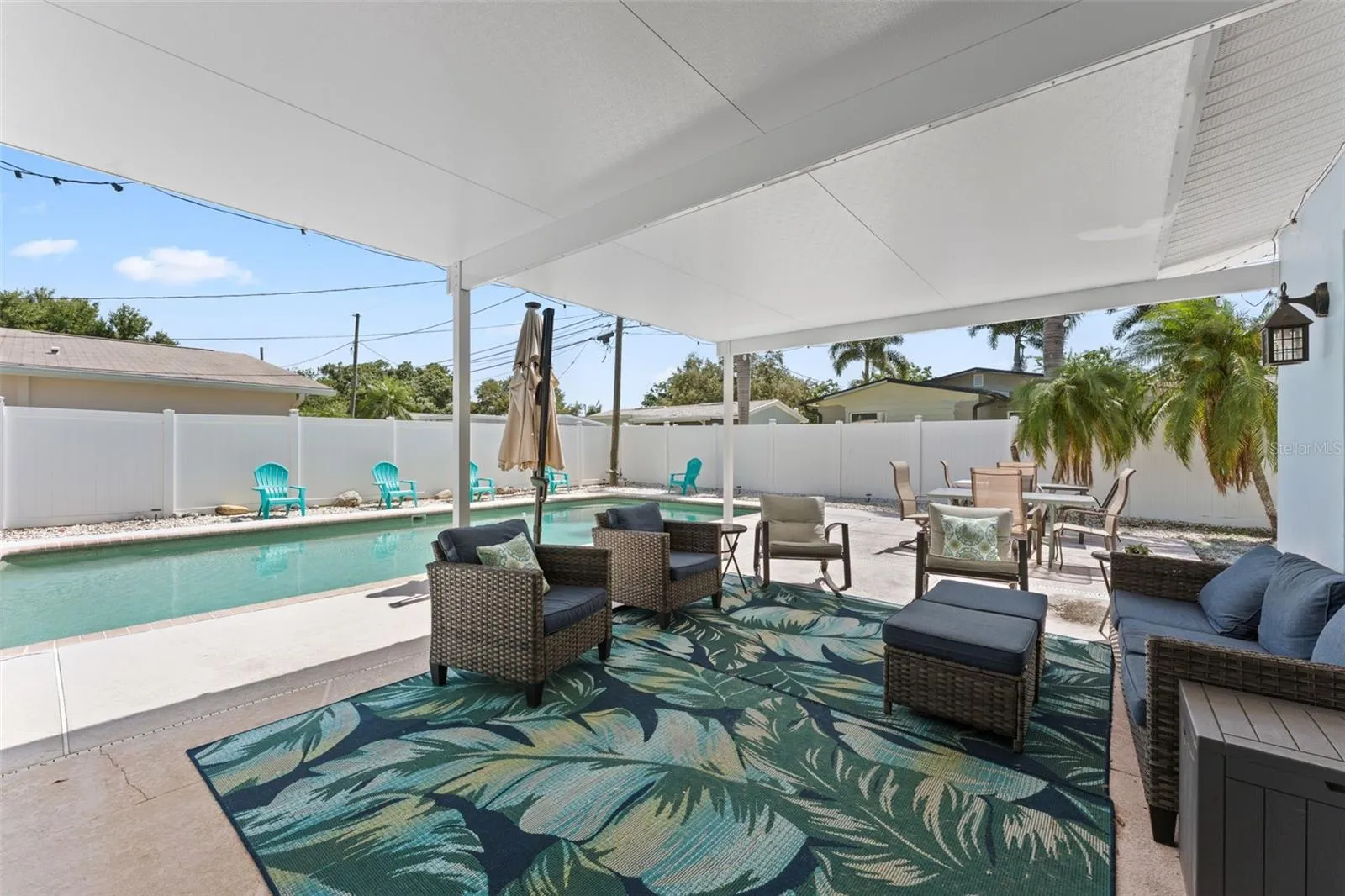 Covered patio off family room