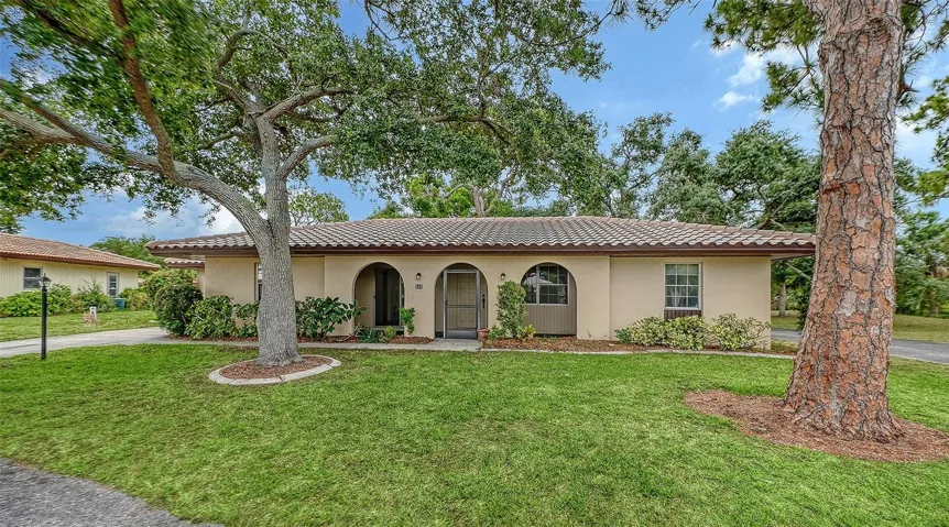 Welcome to 515 Rousseau Drive in Sorrento Villas. A hidden gem in the heart of Nokomis.