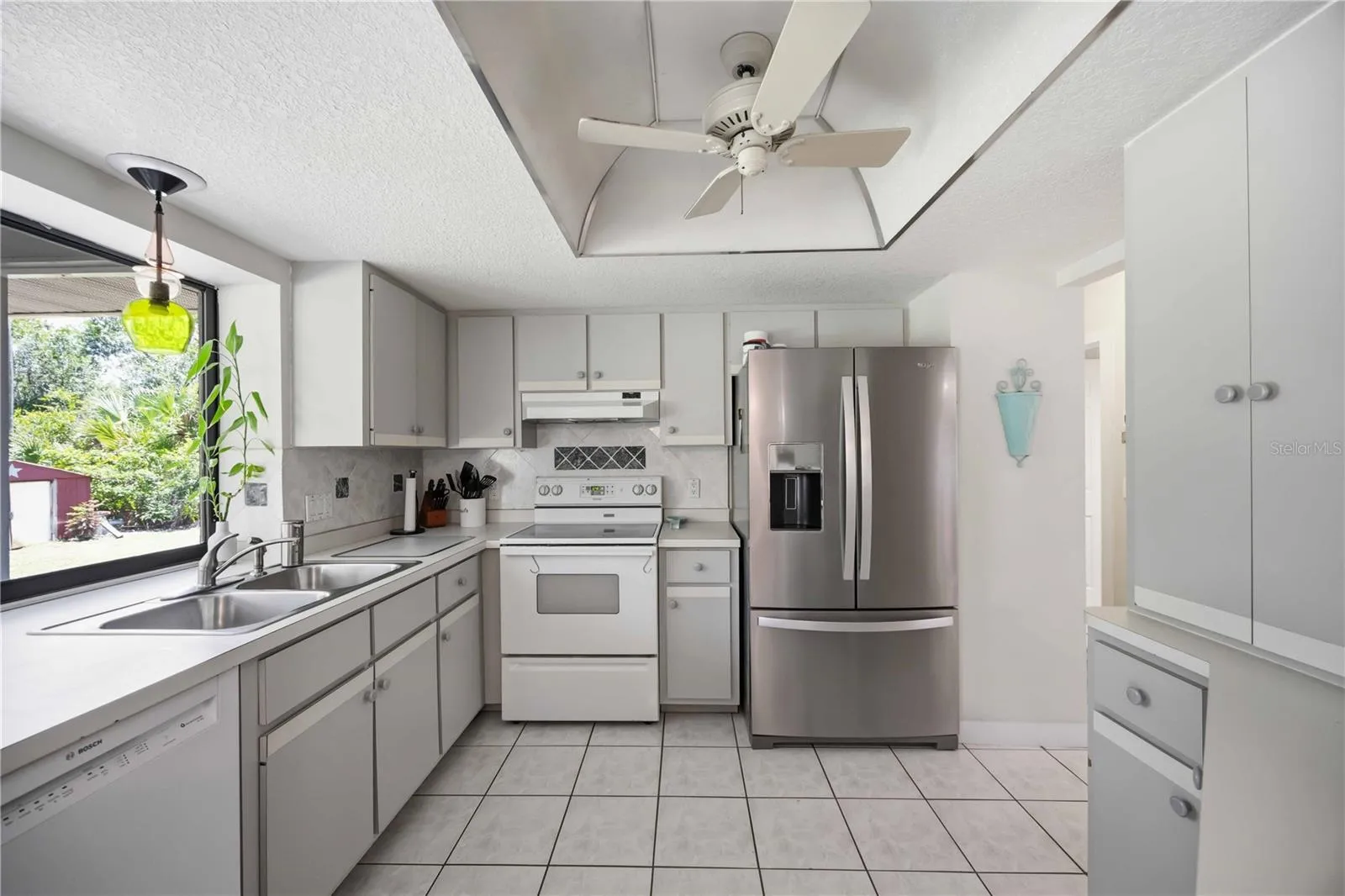 Light and bright kitchen with updated appliances